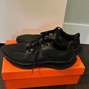 Nike Men's Black Athletic Shoes